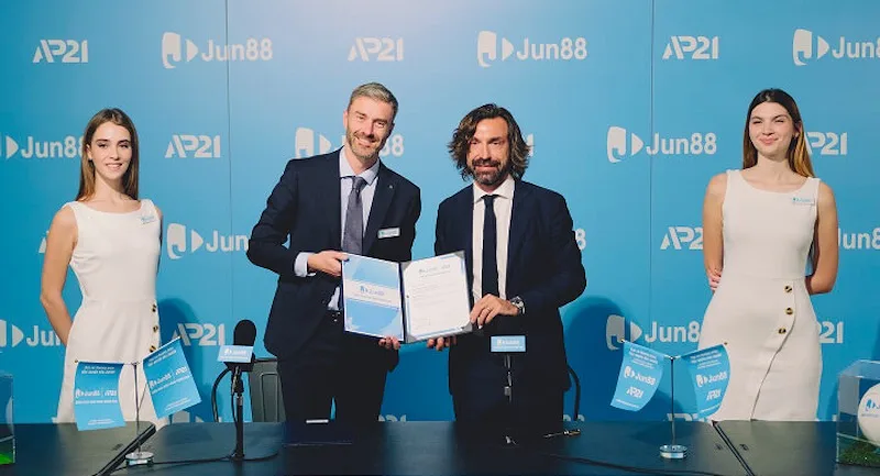 Andrea Pirlo ký hợp đồng đại diện cho thương hiệu Jun88